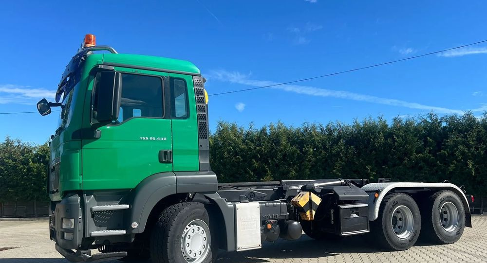 MAN TGS 26.440 | Hakowiec Meiller-Kipper | 6x4 - dwie osie napędowe | 440 KM | przód resor, tył pneumatyczne |Belka ostrzegawcza (koguty) - Hook lift truck: picture 2 MAN TGS 26.440 | Hakowiec Meiller-Kipper | 6x4 - dwie osie napędowe | 440 KM | przód resor, tył pneumatyczne |Belka ostrzegawcza (koguty) - Hook lift truck: picture 2