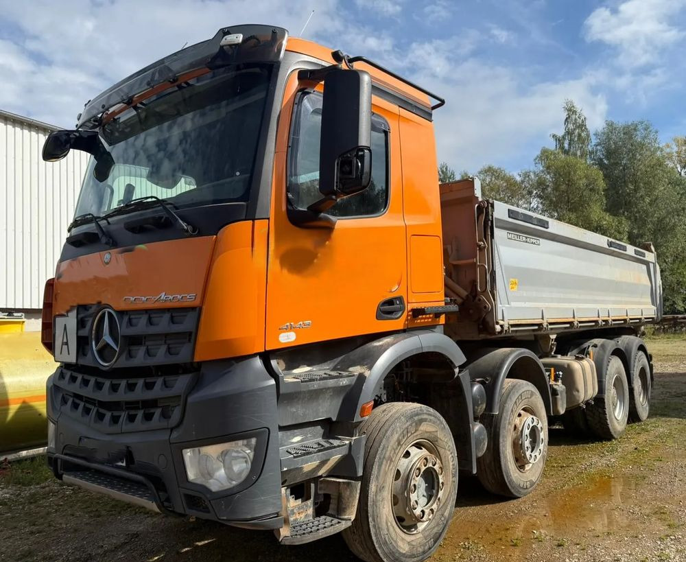Mercedes-Benz AROCS 4143 8x4 | BORTMATIC - wywrotka trójstronna | Retarder |Zawieszenie na resorach | - Tipper: picture 1 Mercedes-Benz AROCS 4143 8x4 | BORTMATIC - wywrotka trójstronna | Retarder |Zawieszenie na resorach | - Tipper: picture 1