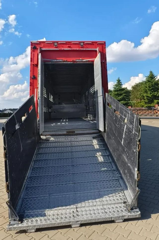 Pezzaioli 2017 / 3 POZIOMY / TRANSPORT ZWIERZĄT / HYDRAULIKA / STEROWANIE PILOTEM/ PODNOSZONY DACH / - Livestock semi-trailer: picture 3 Pezzaioli 2017 / 3 POZIOMY / TRANSPORT ZWIERZĄT / HYDRAULIKA / STEROWANIE PILOTEM/ PODNOSZONY DACH / - Livestock semi-trailer: picture 3