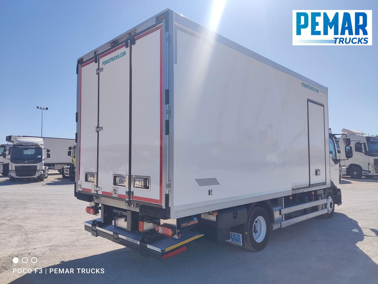RENAULT D12 210 FRIGORIFICO 12T EURO 6 - Refrigerator truck: picture 5 RENAULT D12 210 FRIGORIFICO 12T EURO 6 - Refrigerator truck: picture 5