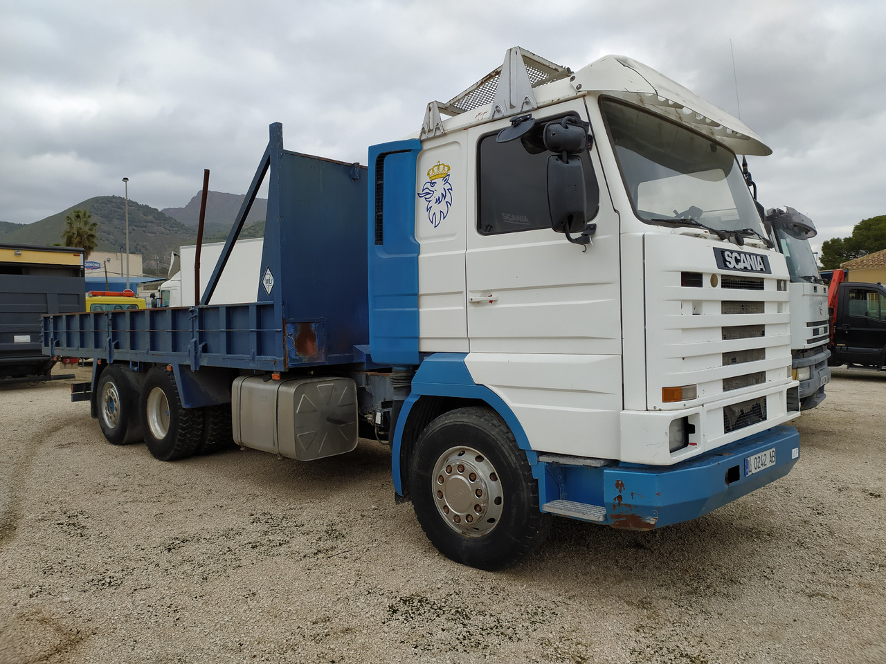 SCANIA 143 420 BASCULANTE - Tipper: picture 3 SCANIA 143 420 BASCULANTE - Tipper: picture 3