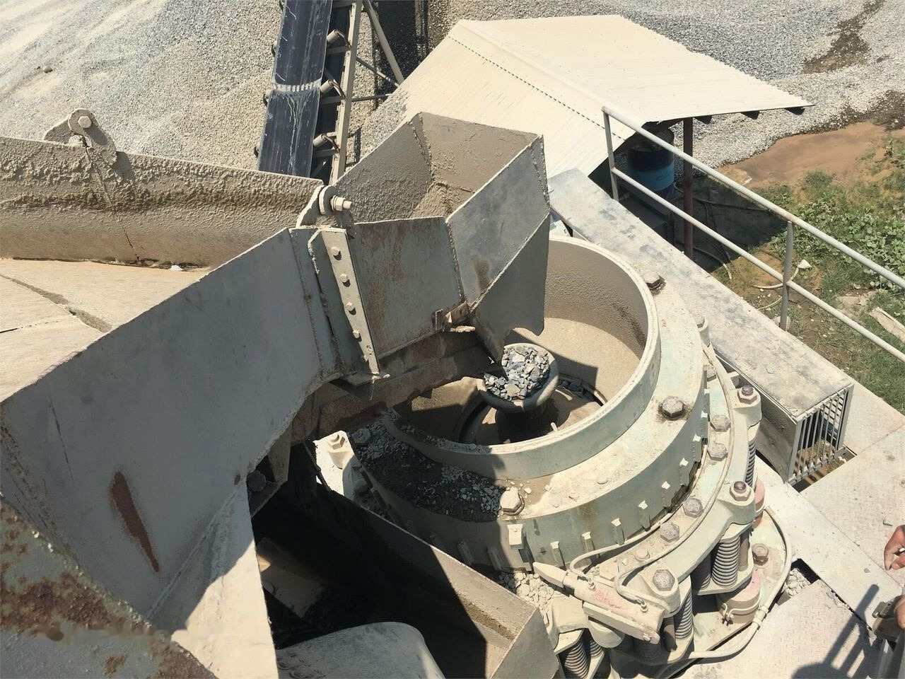 Kinglink 4.25 Ft Riverstone Cone Crusher KLF1300 - Cone crusher: picture 3 Kinglink 4.25 Ft Riverstone Cone Crusher KLF1300 - Cone crusher: picture 3