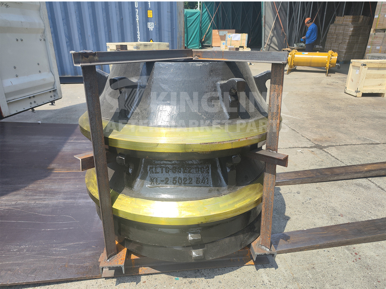 KINGLINK High Manganese Steel Mantle 17000200 and Bowl Liner 17000201 for Tc36 Cone Crusher - Spare parts for Construction machinery: picture 2 KINGLINK High Manganese Steel Mantle 17000200 and Bowl Liner 17000201 for Tc36 Cone Crusher - Spare parts for Construction machinery: picture 2
