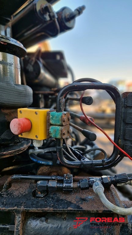 Truck mounted crane HIAB 245 E-4 WITH RADIO CONTROL: picture 11 Truck mounted crane HIAB 245 E-4 WITH RADIO CONTROL: picture 11