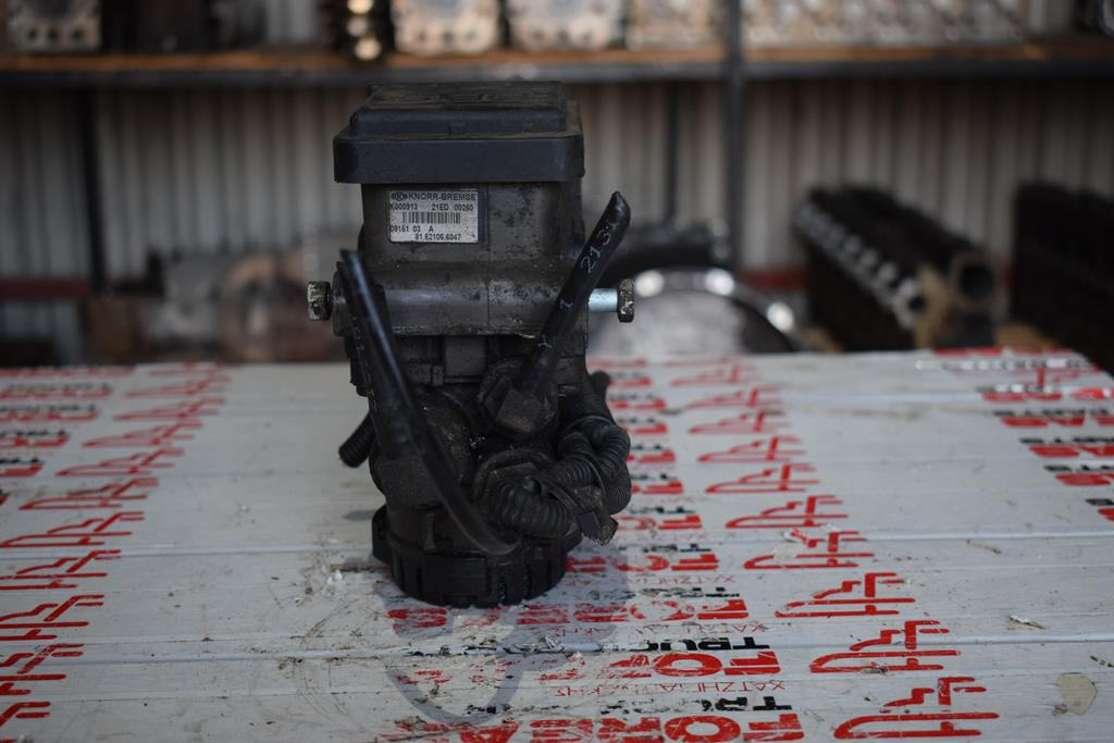 KNORR-BREMSE K000913 AIR VALVE EBS 5 FOR MAN - Brake valve for Truck: picture 4 KNORR-BREMSE K000913 AIR VALVE EBS 5 FOR MAN - Brake valve for Truck: picture 4