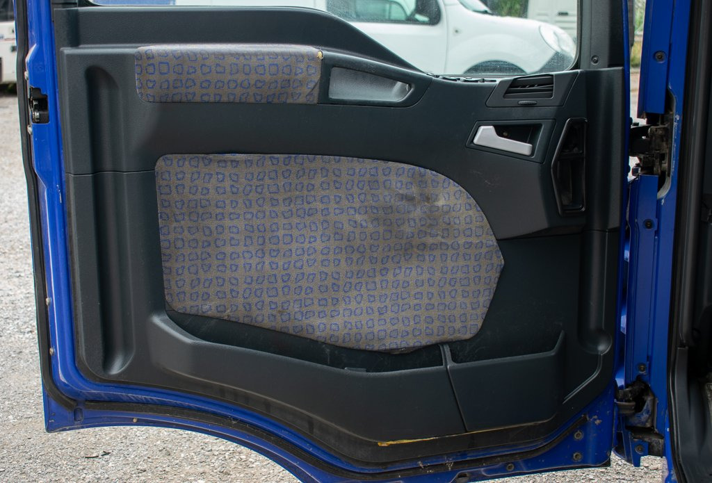 MAN TGA DOOR TRIM LEFT - DRIVER'S - Door and parts for Truck: picture 1 MAN TGA DOOR TRIM LEFT - DRIVER'S - Door and parts for Truck: picture 1