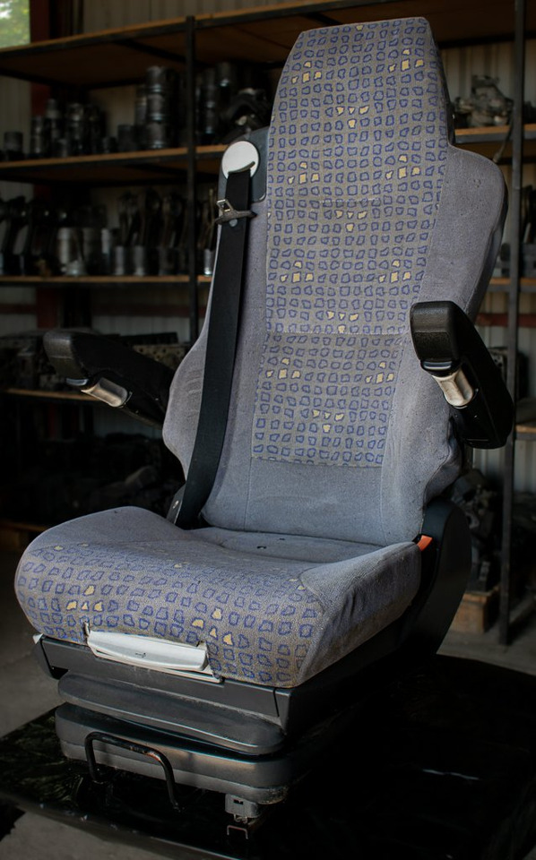 MAN TGA- PASSENGER - Seat for Truck: picture 2 MAN TGA- PASSENGER - Seat for Truck: picture 2