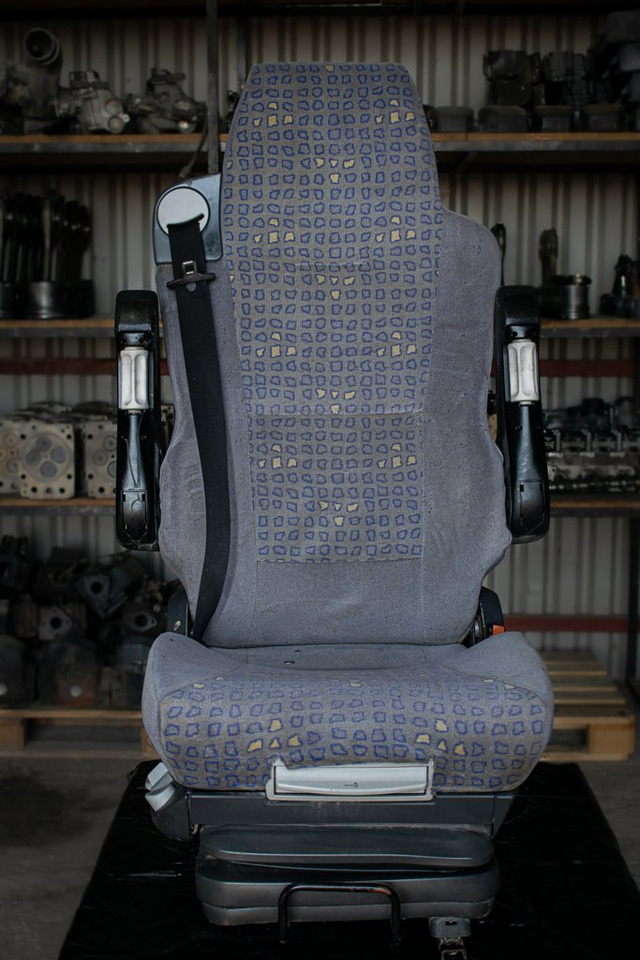 MAN TGA- PASSENGER - Seat for Truck: picture 1 MAN TGA- PASSENGER - Seat for Truck: picture 1
