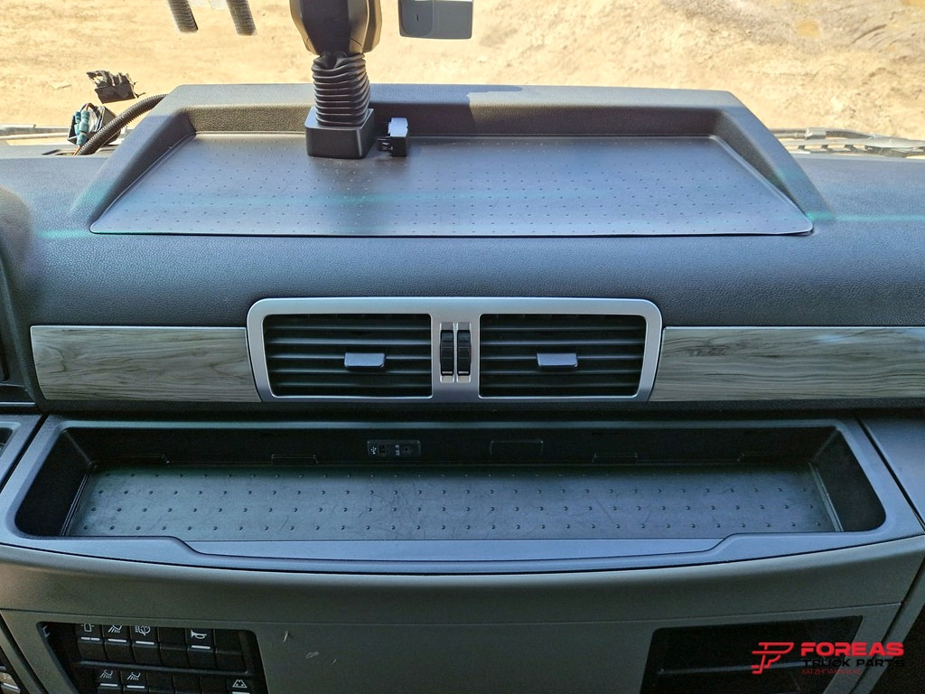 Tractor unit MAN TGX 26.500 6X2 EURO 6C – FOR SPARE PARTS: picture 26 Tractor unit MAN TGX 26.500 6X2 EURO 6C – FOR SPARE PARTS: picture 26