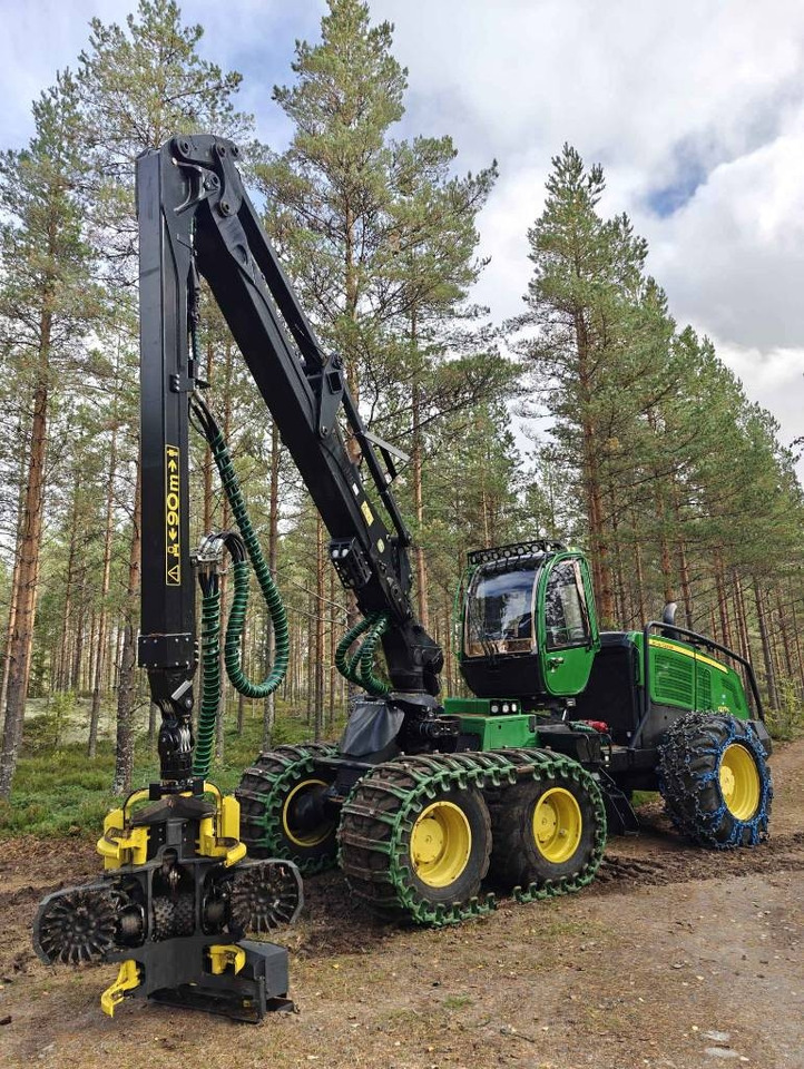 John Deere 1270 G - Forestry harvester: picture 1 John Deere 1270 G - Forestry harvester: picture 1