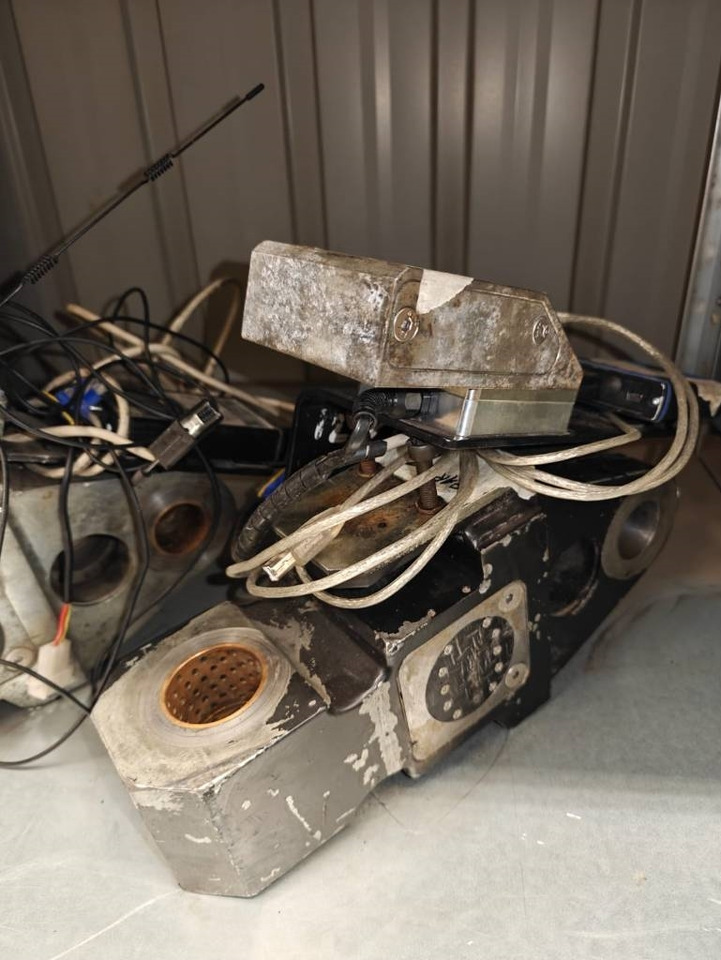 John Deere Bluetooth Scales - Counterweight: picture 4 John Deere Bluetooth Scales - Counterweight: picture 4