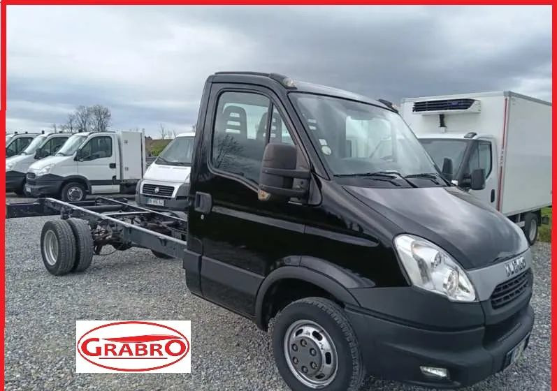 Iveco 35C13, 35C12, 35C15 - Cab chassis truck: picture 1 Iveco 35C13, 35C12, 35C15 - Cab chassis truck: picture 1