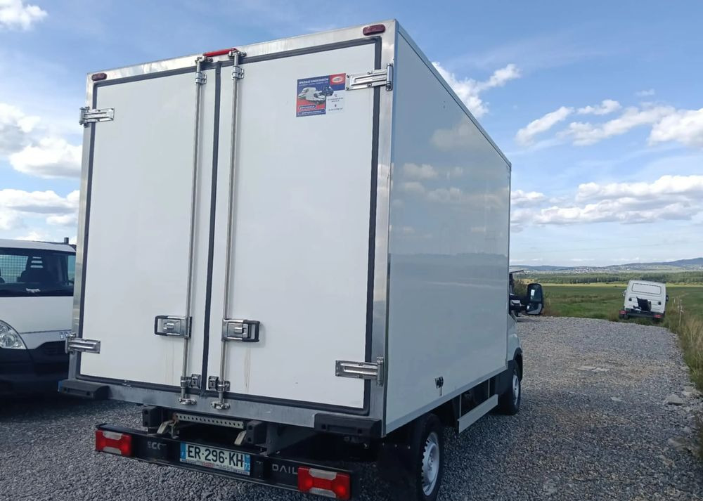 Iveco 35S16, 35S15, 35S14, 35S13, 35C13, 35C14 - Refrigerated delivery van: picture 2 Iveco 35S16, 35S15, 35S14, 35S13, 35C13, 35C14 - Refrigerated delivery van: picture 2