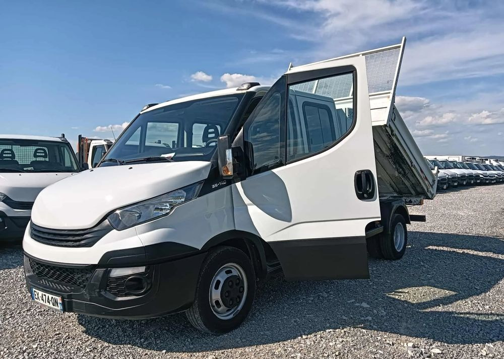Iveco DAILY 35C14, 35C13, 35C12 - Combi van: picture 2 Iveco DAILY 35C14, 35C13, 35C12 - Combi van: picture 2