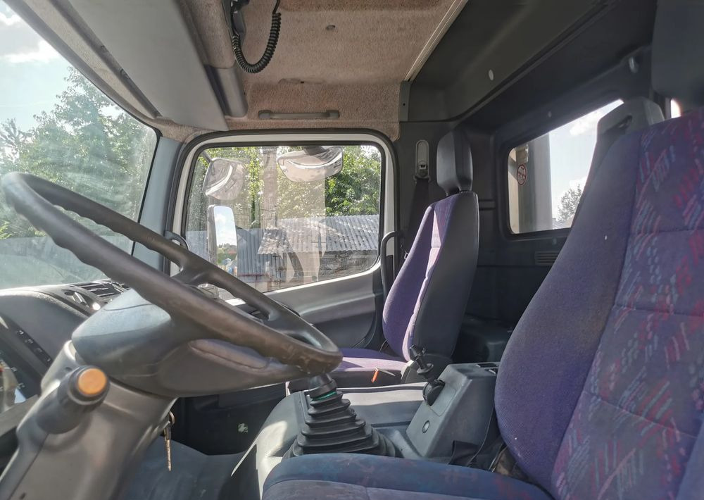 Dropside/ Flatbed truck, Crane truck Mercedes-Benz Atego 1823 żuraw HDS Atlas 105.2 koła 315/80R22,5: picture 15