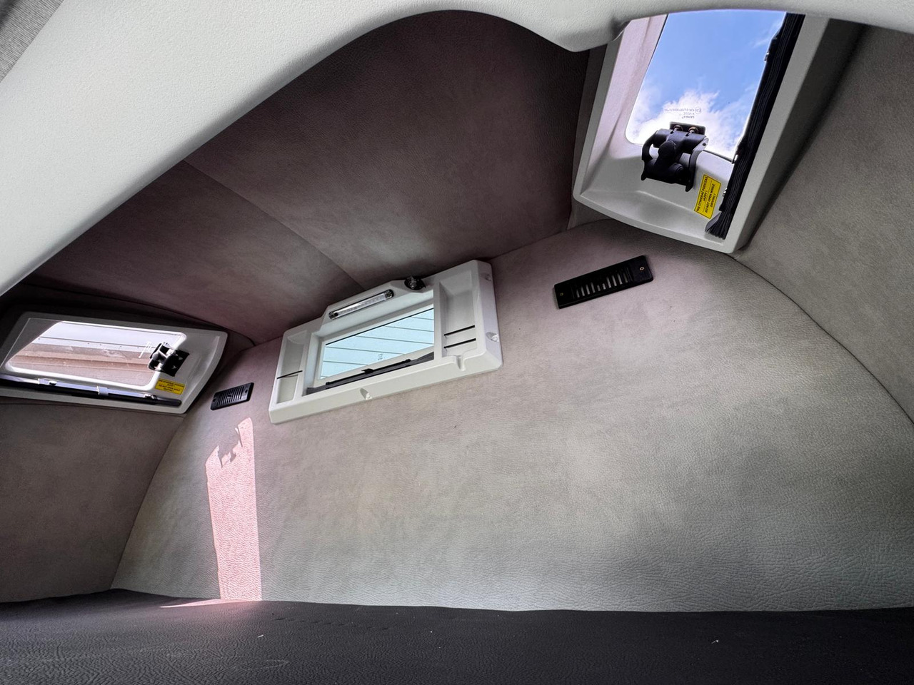 New Tow truck IVECO DAILY 35S21: picture 7 New Tow truck IVECO DAILY 35S21: picture 7