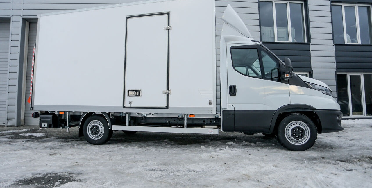 IVECO Iveco Daily IVECO 35S18HA8 r.o.4100 - Closed box van: picture 3 IVECO Iveco Daily IVECO 35S18HA8 r.o.4100 - Closed box van: picture 3
