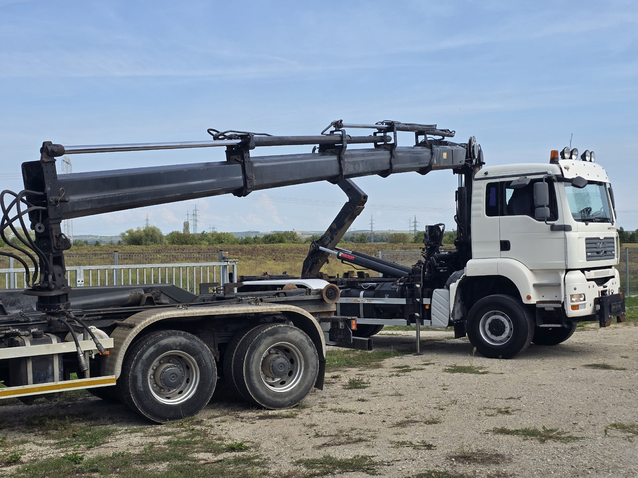MAN TGA 26.440 6X6 / HOOK SYSTEM / HIAB 166D REMOTE - Hook lift truck, Crane truck: picture 4 MAN TGA 26.440 6X6 / HOOK SYSTEM / HIAB 166D REMOTE - Hook lift truck, Crane truck: picture 4