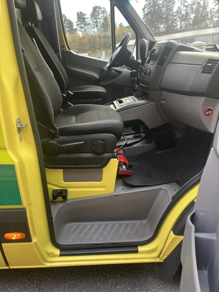 Mercedes-Benz Sprinter 319 - AMBULANCE / Krankenwagen leasing Mercedes-Benz Sprinter 319 - AMBULANCE / Krankenwagen: picture 21