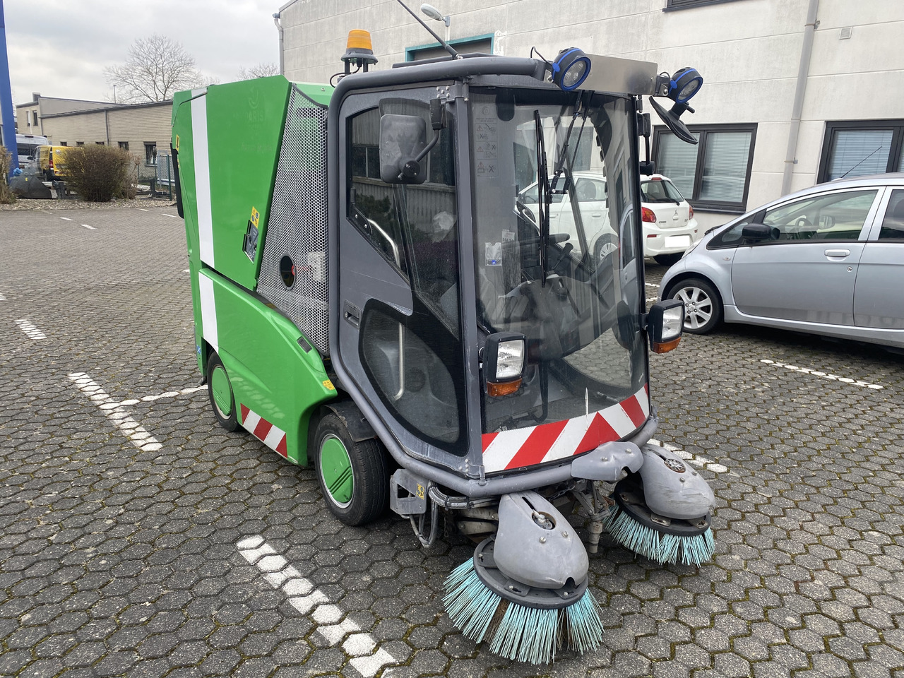 TENNANT Green Machines 500 ZE electric 500 ZE - Road sweeper: picture 2 TENNANT Green Machines 500 ZE electric 500 ZE - Road sweeper: picture 2