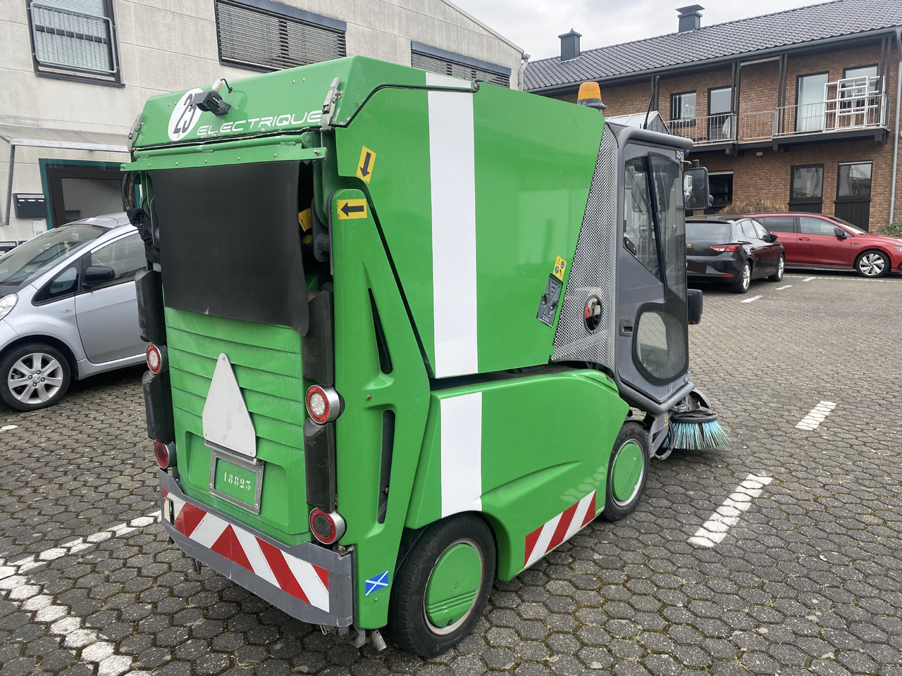TENNANT Green Machines 500 ZE electric 500 ZE - Road sweeper: picture 4 TENNANT Green Machines 500 ZE electric 500 ZE - Road sweeper: picture 4