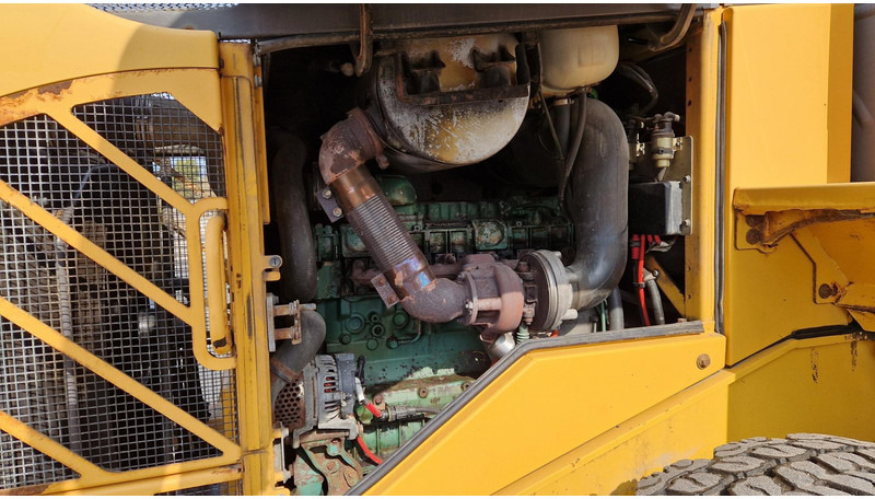 Wheel loader Volvo L90F: picture 8