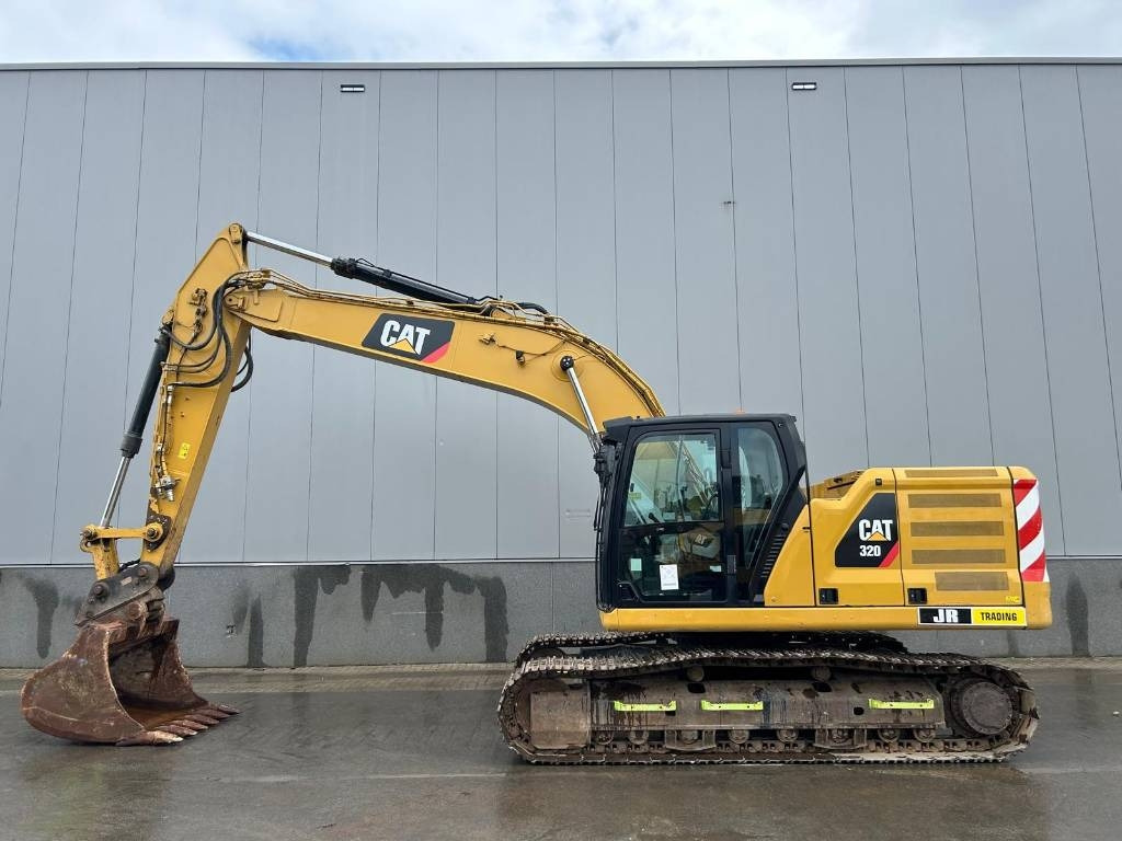 CAT 320 - Crawler excavator: picture 1 CAT 320 - Crawler excavator: picture 1