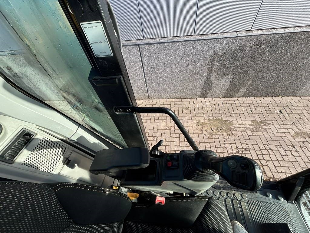 Crawler excavator CAT 323: picture 12