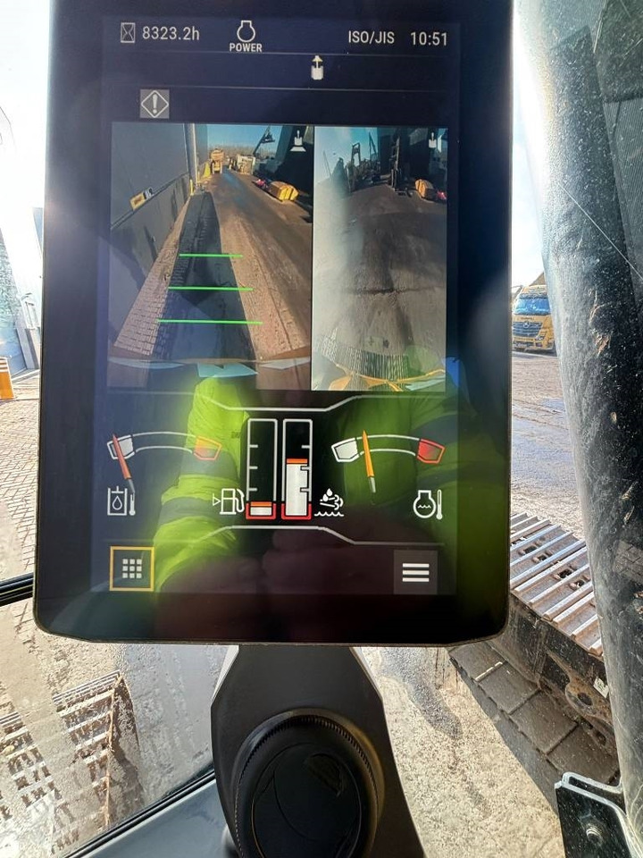 Crawler excavator CAT 323: picture 9