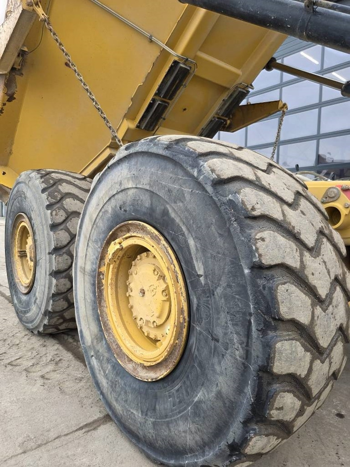 Articulated dumper CAT 735 B: picture 32