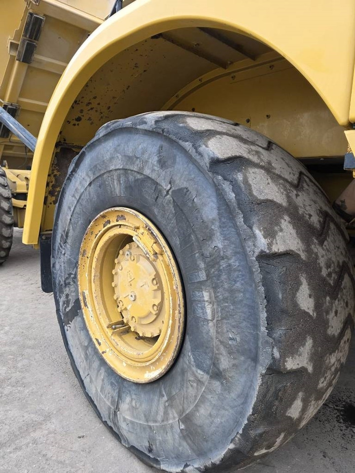 Articulated dumper CAT 735 B: picture 30