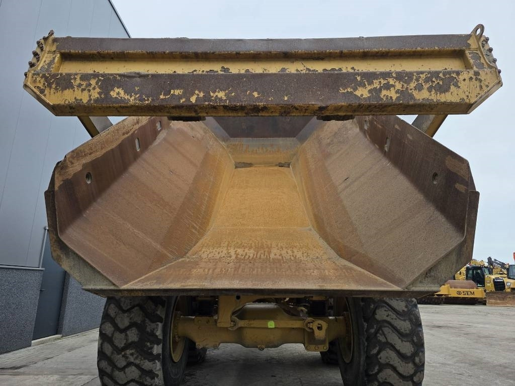 Articulated dumper CAT 735 B: picture 18