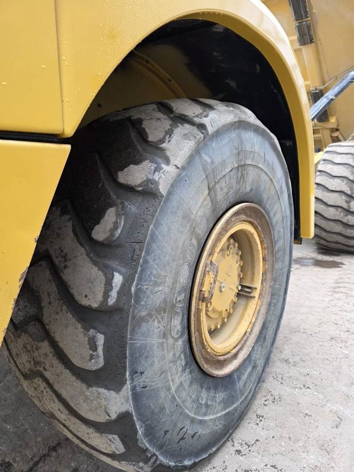 Articulated dumper CAT 735 B: picture 31