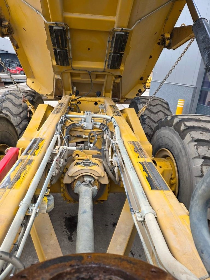 Articulated dumper CAT 735 B: picture 21