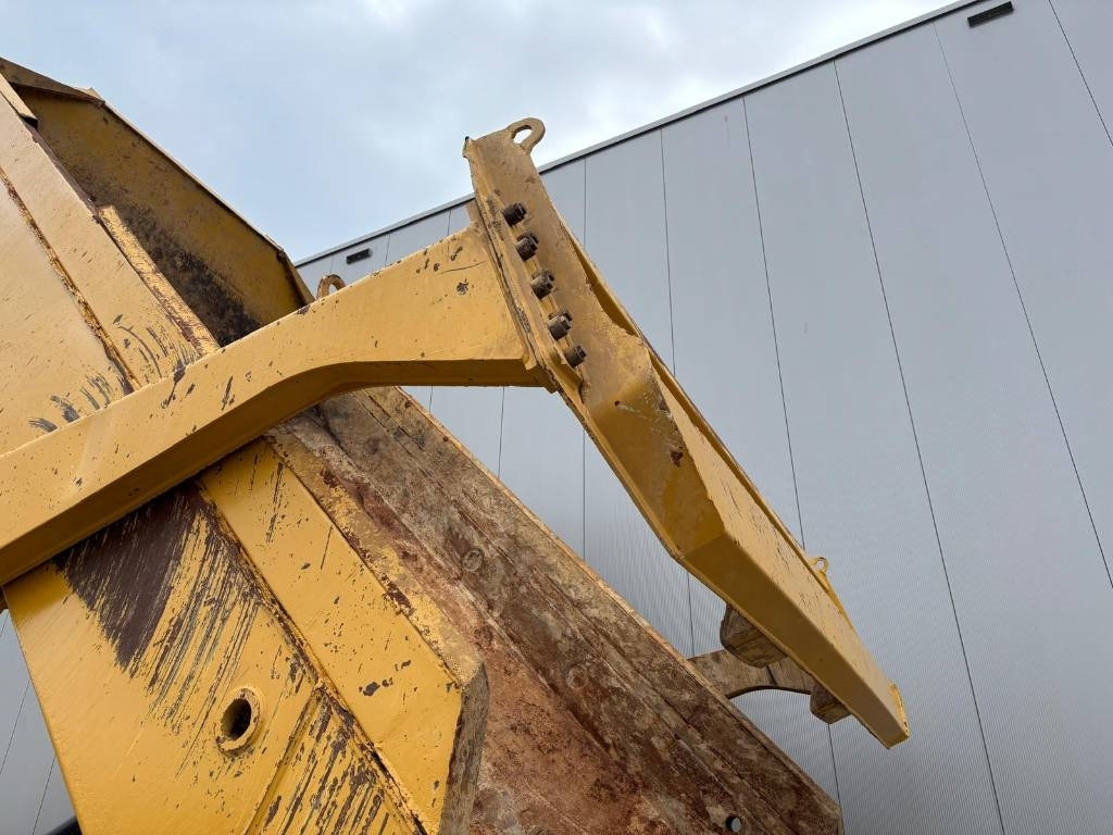Articulated dumper CAT 745 C: picture 19