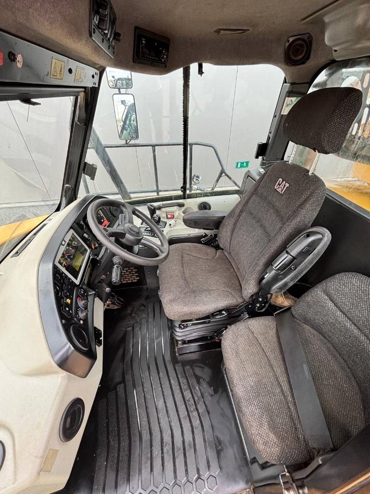 Articulated dumper CAT 745 C: picture 11