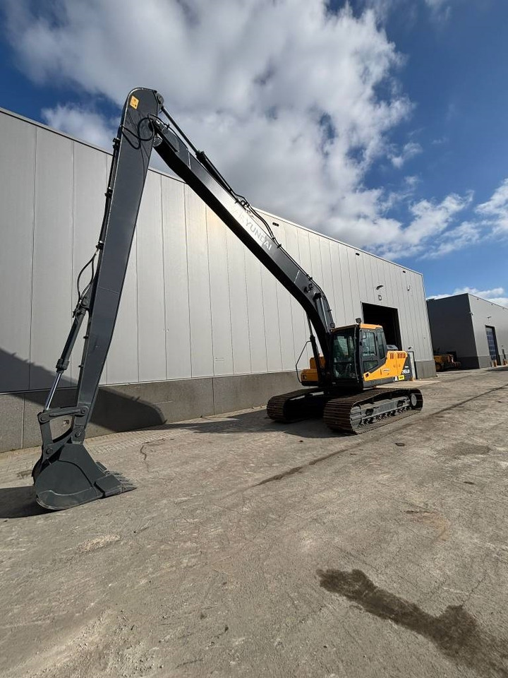 Hyundai R 245 LR (New / Non CE Certified)  - Excavator: picture 2 Hyundai R 245 LR (New / Non CE Certified)  - Excavator: picture 2