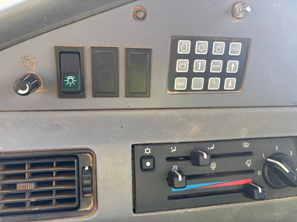 Articulated dumper Volvo A 30 D: picture 12