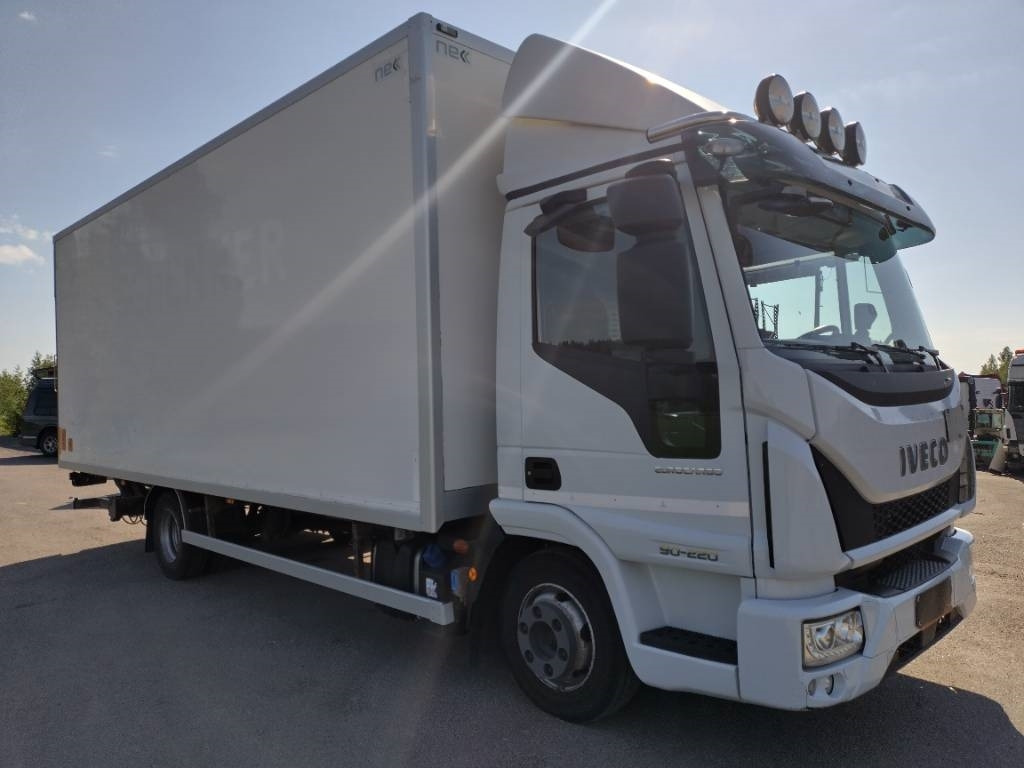 Iveco Eurocargo 90-220 Nek kokovivuauk.kori+pl Euro6 - Box truck: picture 2 Iveco Eurocargo 90-220 Nek kokovivuauk.kori+pl Euro6 - Box truck: picture 2
