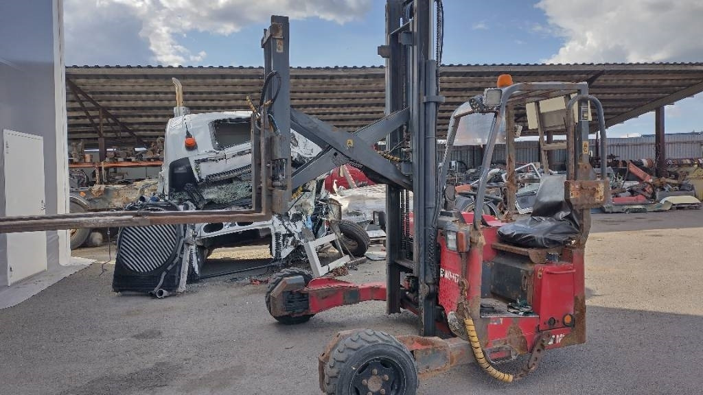 Truck mounted forklift Moffett M4 25.4 ajoneuvotrukki: picture 6