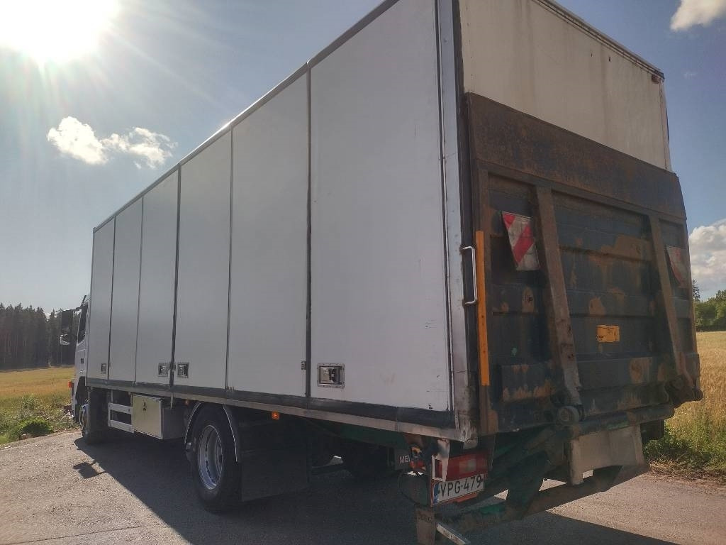 Volvo FM9 4x2 8,40m pitkä kylkiaukeava kori - Box truck: picture 5 Volvo FM9 4x2 8,40m pitkä kylkiaukeava kori - Box truck: picture 5