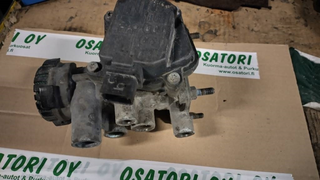 Volvo PERÄVAUNUN OHJAUSVENTTIILI - Brake parts for Truck: picture 2 Volvo PERÄVAUNUN OHJAUSVENTTIILI - Brake parts for Truck: picture 2