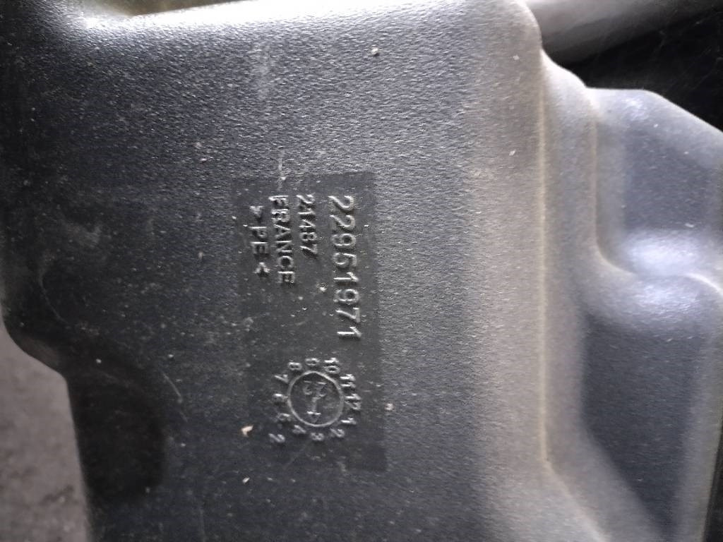 Volvo Polttoaine tankki 2+2 - Frame/ Chassis for Truck: picture 3 Volvo Polttoaine tankki 2+2 - Frame/ Chassis for Truck: picture 3