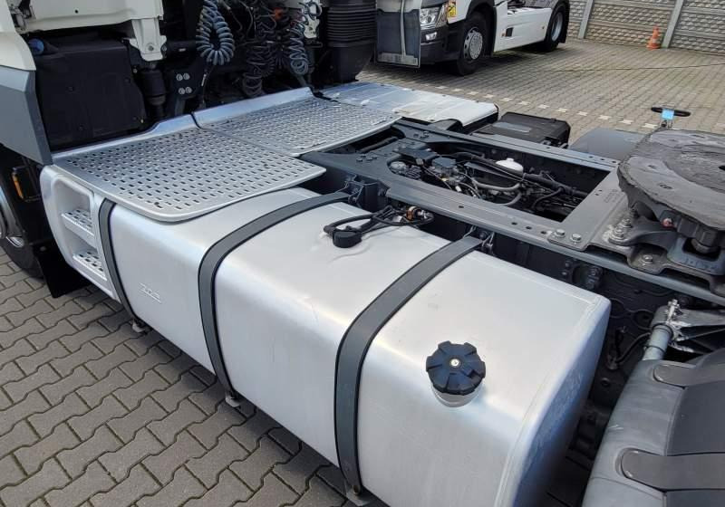 DAF XF510 SPACE CAB / SPROWADZONY / MANUAL / RETARDER - Tractor unit: picture 3 DAF XF510 SPACE CAB / SPROWADZONY / MANUAL / RETARDER - Tractor unit: picture 3