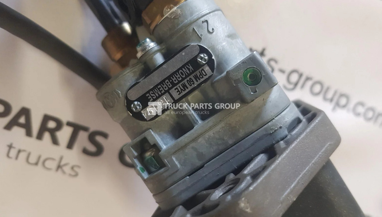 IVECO IVECO STRALIS EURO6 hand brake valve 15194, 7420532931, 7421051046, 20532931, 21051046, 2.62019, 6.15051, 35419, 35271, 06.020.4007.051, 095.291, 095/95, 11660, 1226728, 1362-2919010, 143.220-00A, 2.6 - Brake parts for Truck: picture 2 IVECO IVECO STRALIS EURO6 hand brake valve 15194, 7420532931, 7421051046, 20532931, 21051046, 2.62019, 6.15051, 35419, 35271, 06.020.4007.051, 095.291, 095/95, 11660, 1226728, 1362-2919010, 143.220-00A, 2.6 - Brake parts for Truck: picture 2
