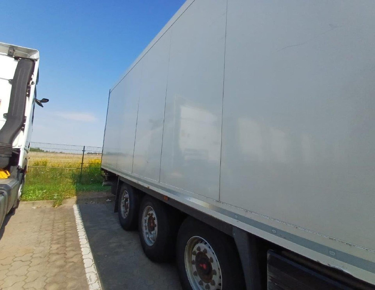 2018 Krone SDR Double Deck Cool Liner FP60 ThermoKing SLXi 300 Lifting Axle - Refrigerator semi-trailer: picture 5 2018 Krone SDR Double Deck Cool Liner FP60 ThermoKing SLXi 300 Lifting Axle - Refrigerator semi-trailer: picture 5
