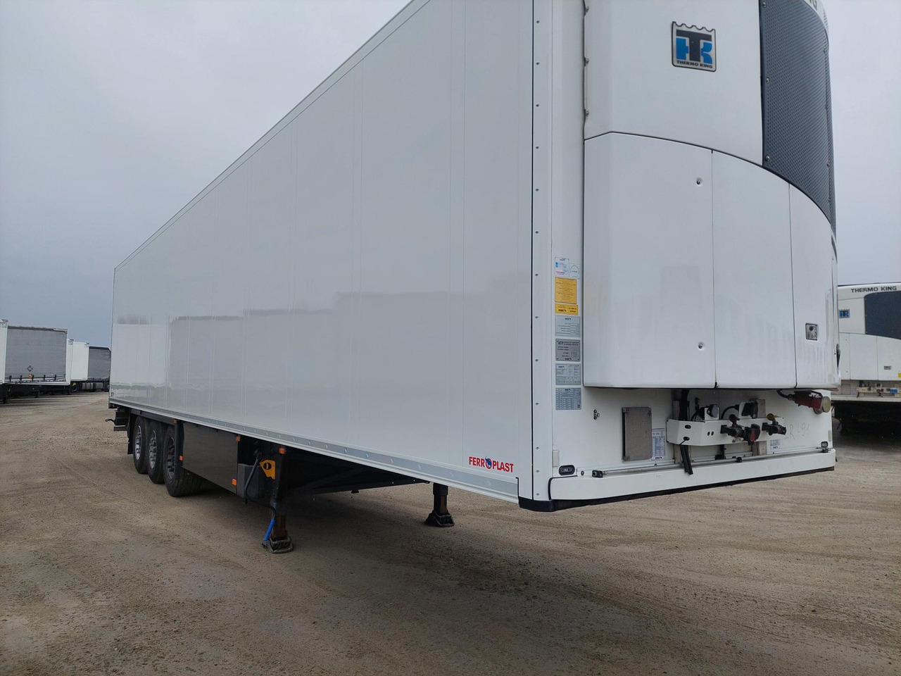 2018 Schmitz Cargobull Double Deck FP 60 ThermoKing SLXi 300 Lifting Axle - Refrigerator semi-trailer: picture 4 2018 Schmitz Cargobull Double Deck FP 60 ThermoKing SLXi 300 Lifting Axle - Refrigerator semi-trailer: picture 4