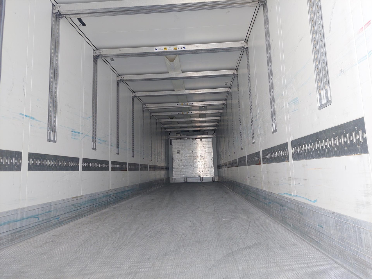 2018 Schmitz Cargobull SKO Double Deck FP 45 ThermoKing SLXi 300 Lifting Axle - Refrigerator semi-trailer: picture 2 2018 Schmitz Cargobull SKO Double Deck FP 45 ThermoKing SLXi 300 Lifting Axle - Refrigerator semi-trailer: picture 2