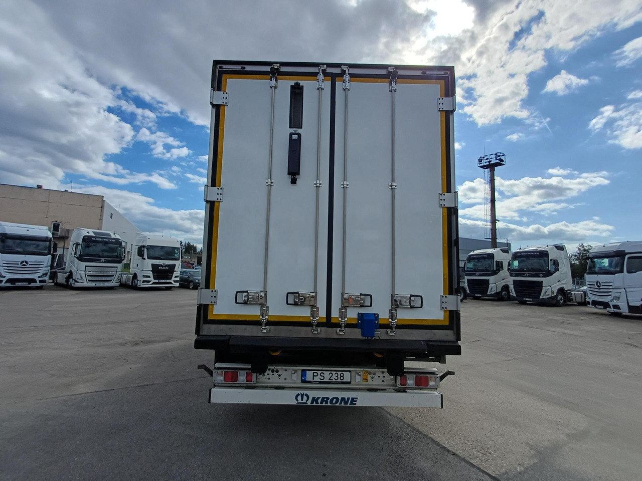 2022 Krone SDR Cool Liner FP 60 ThermoKing SLXi 300 - Refrigerator semi-trailer: picture 3 2022 Krone SDR Cool Liner FP 60 ThermoKing SLXi 300 - Refrigerator semi-trailer: picture 3
