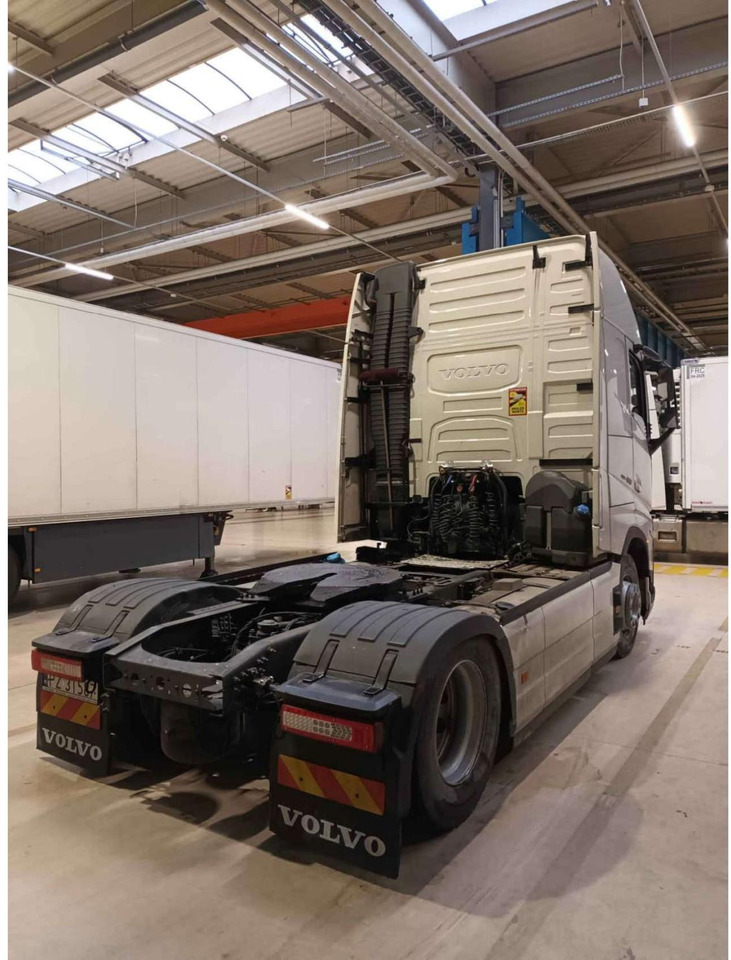 2023 Volvo FH 460 Globetrotter XL i-Save - Tractor unit: picture 3 2023 Volvo FH 460 Globetrotter XL i-Save - Tractor unit: picture 3